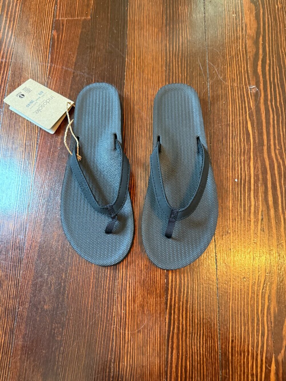 Womens Black Indosole Responsibly-Made Tire Sole Easy Living Flip Flops Size 8/9